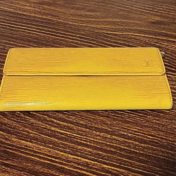 Louis Vuitton Epi leather vintage wallet - Picture 1 of 12